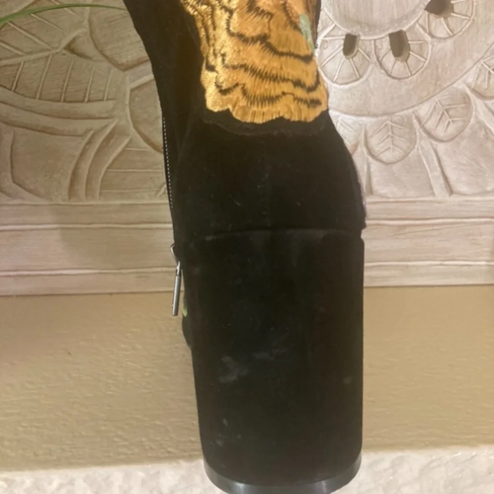 š„Kenneth Cole New York Women's Reeve 4 Block Heel Bootie with Embroidery Ankle - Picture 9 of 13